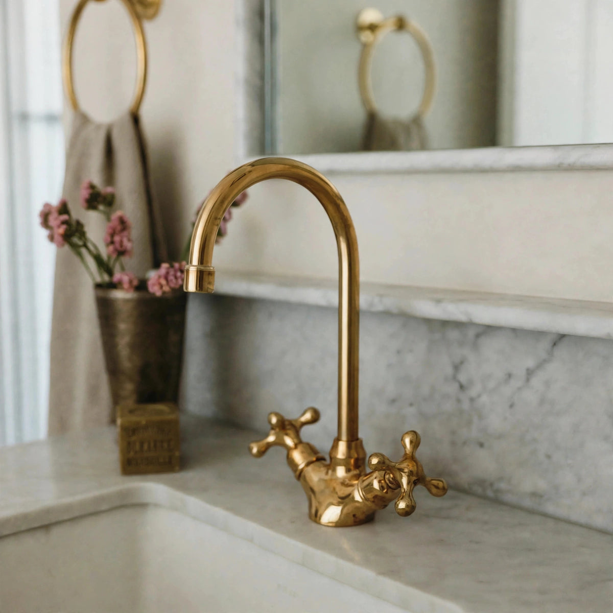 Wenston Single Hole Faucet - Unlacquered Brass