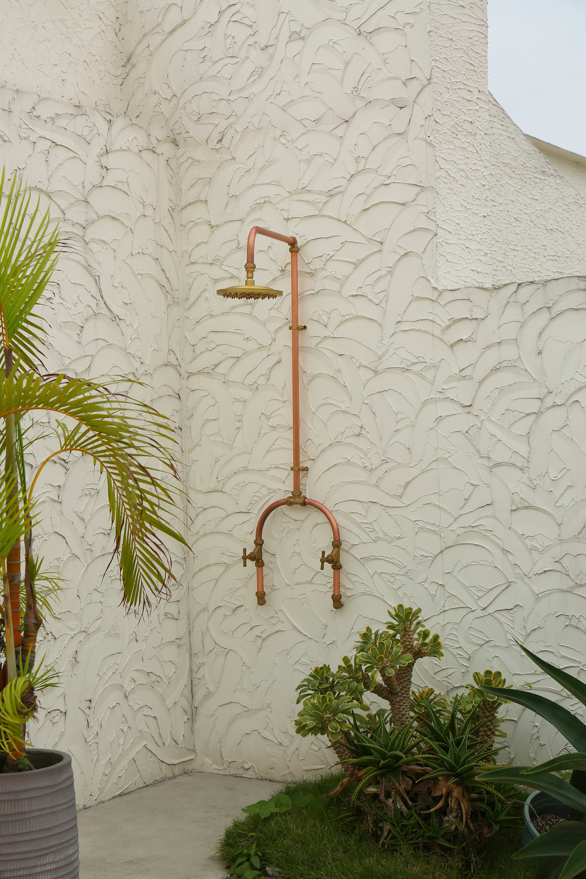 Outdoor Solid Copper Shower - Malibo
