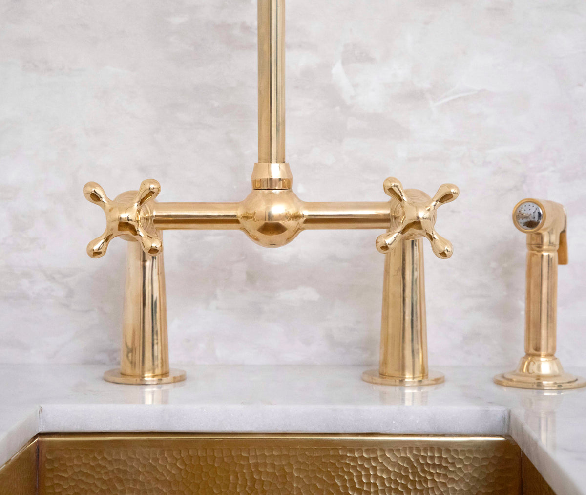Steed bridge faucet in solid brass, only faucet or with sprayer