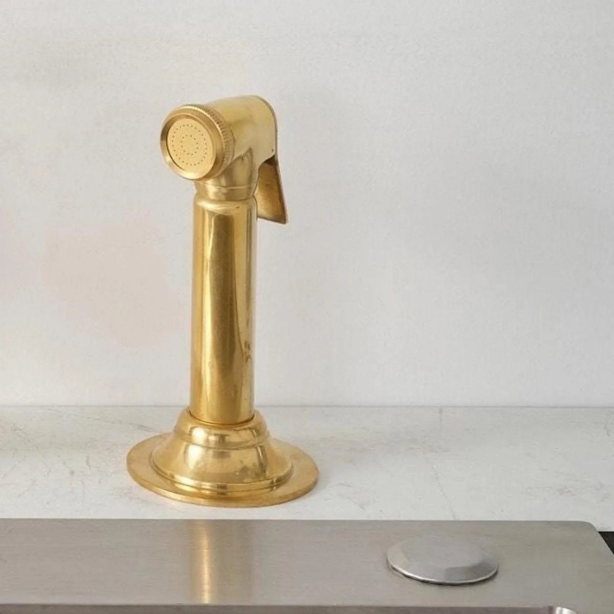 Solid brass kitchen sink side sprayer for rinsing dishes