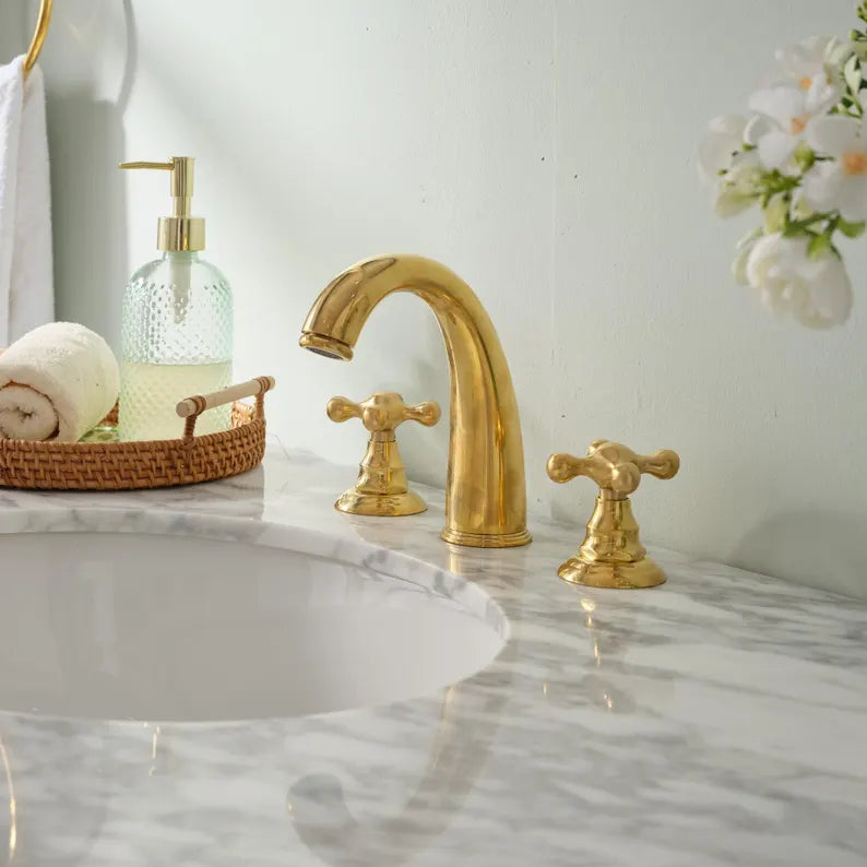 Unlacquered brass Dublin bathroom faucet