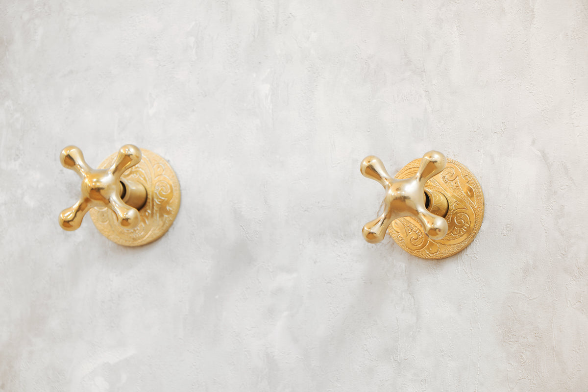 Unlacquered brass shower set, Mykonos style, in 90 or 45 degree pipe