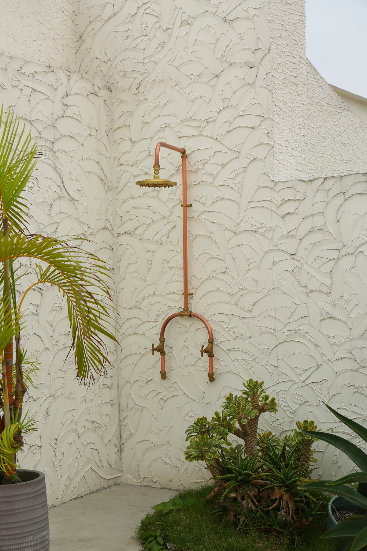 Malibu solid copper outdoor shower by Brasslik