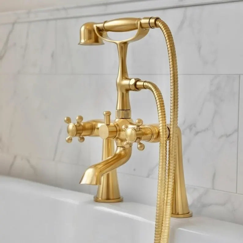 Brasslik Cotswolds bath tub filler