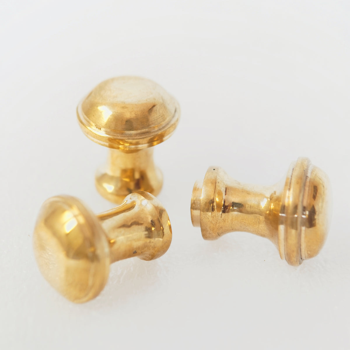 Antique brass round knob for cabinets and drawers