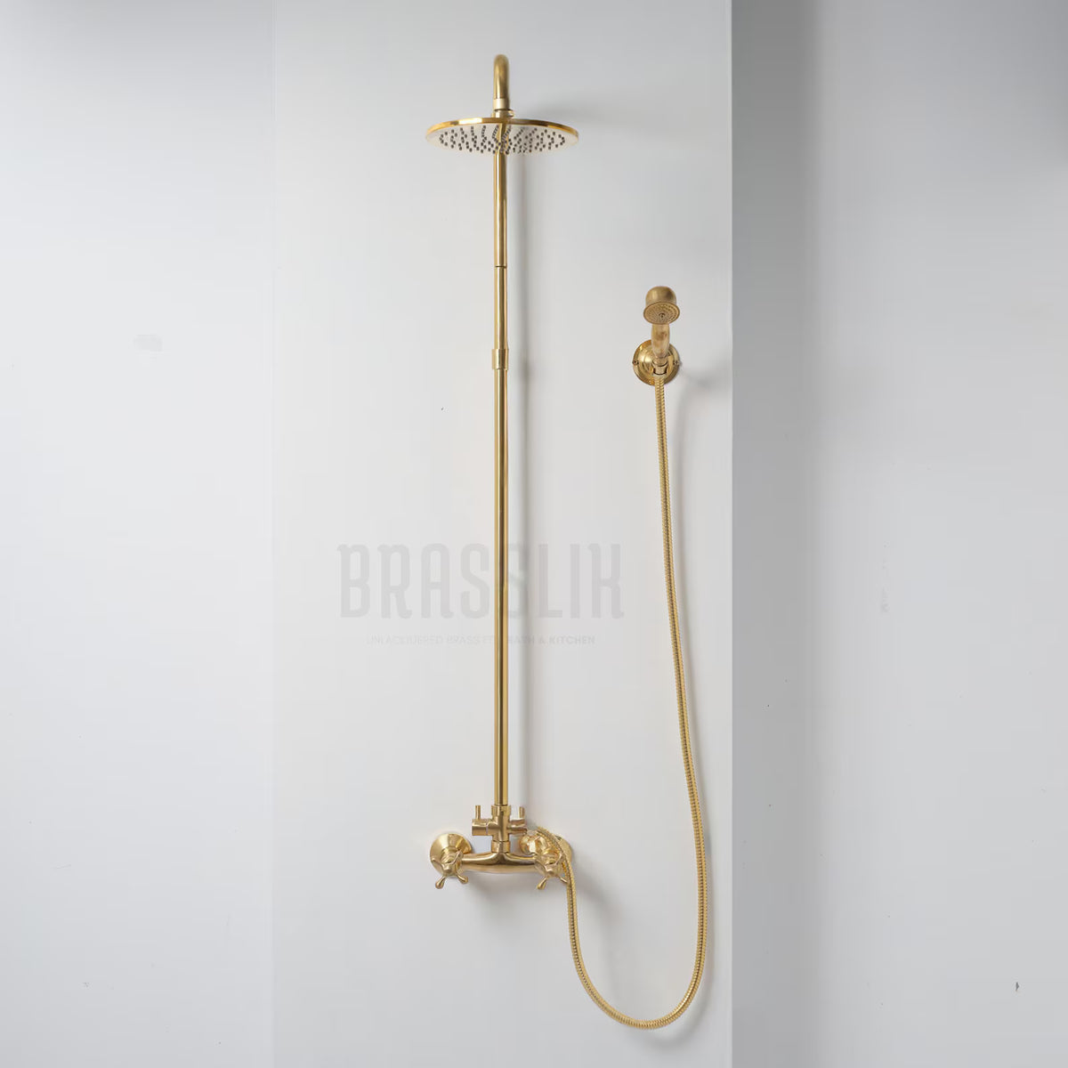 Solid brass shower suitable for indoor and outdoor installation