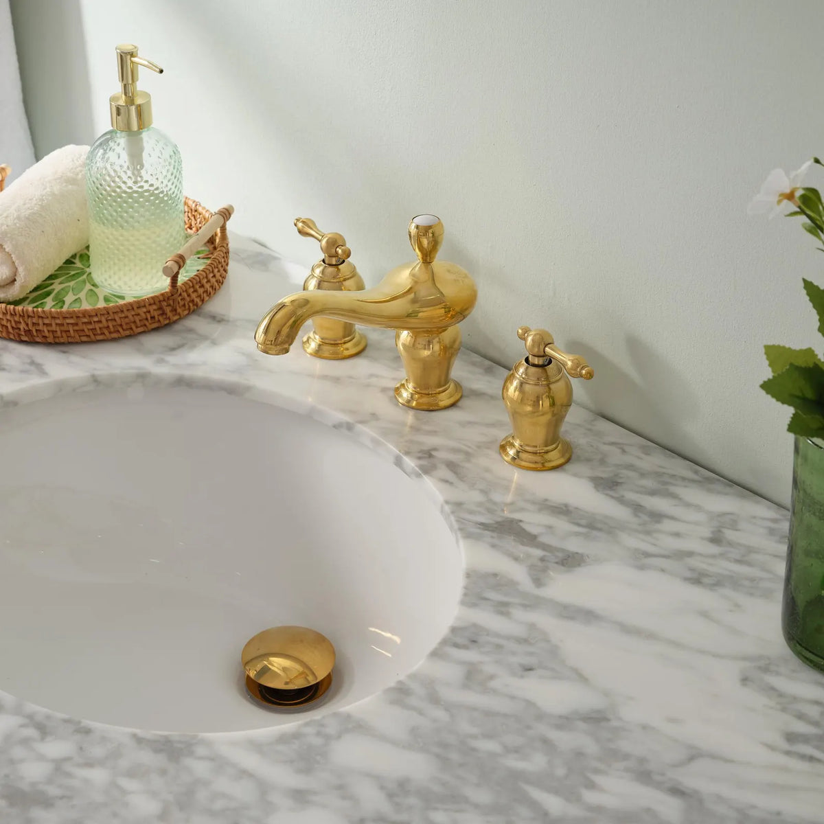 Vienna widespread bathroom faucet in brass