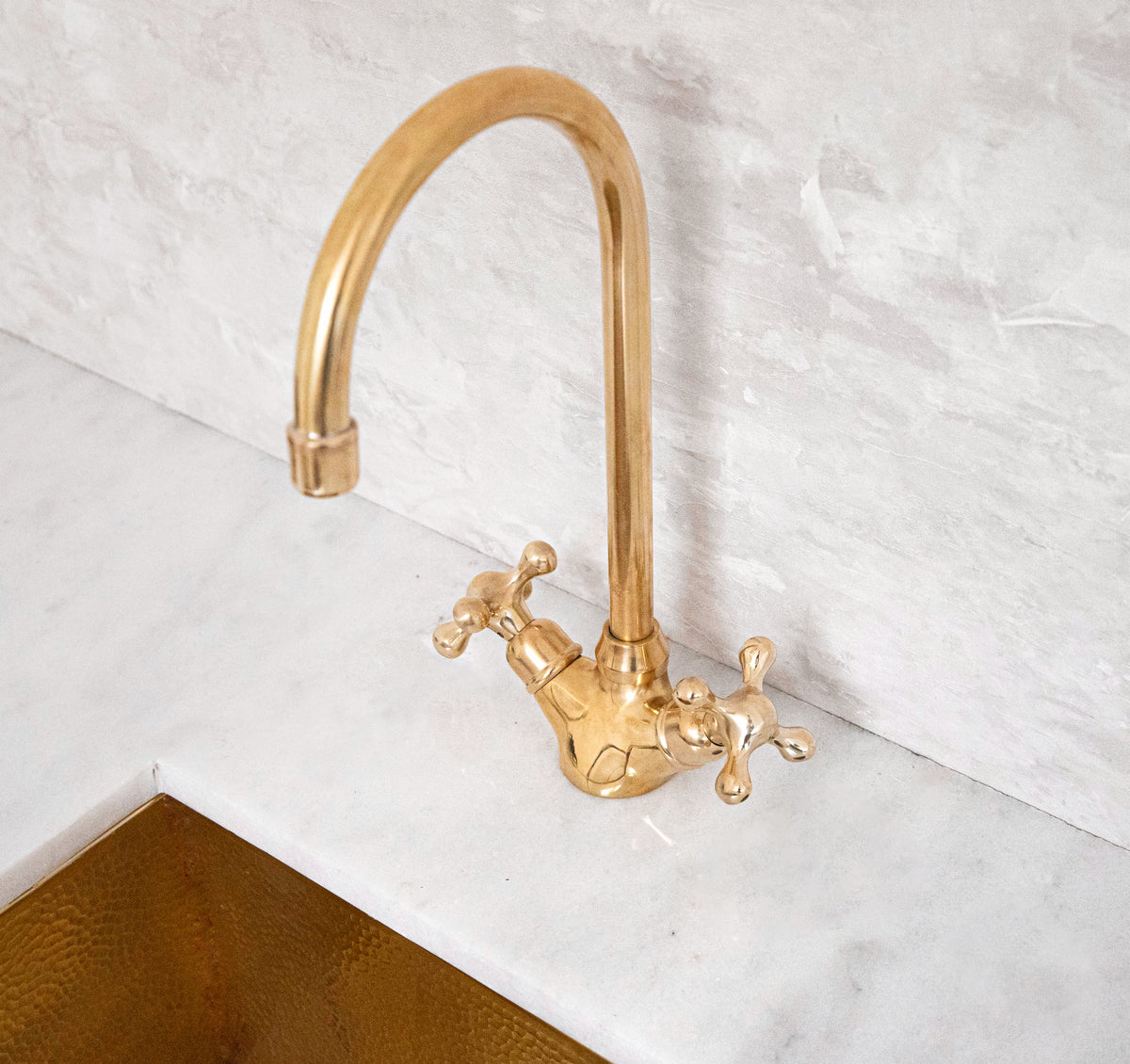 Wenston solid brass single hole bathroom faucet
